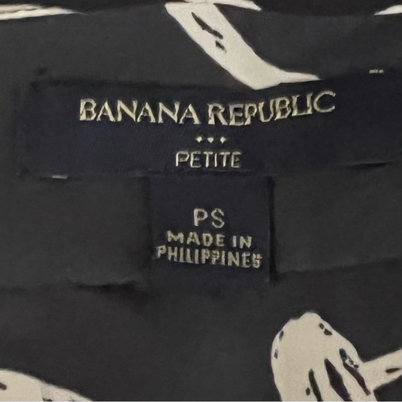 Banana Republic Women’s Sleeveless Top, Black & Cream Ribbon Print, Petite Small - Picture 2 of 2